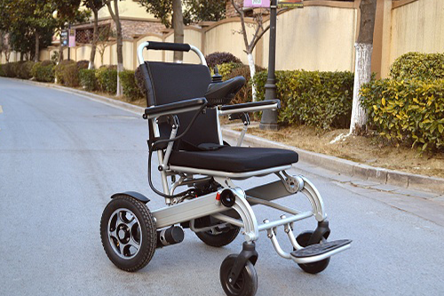 您的电动轮椅和电动代步车也需要保养