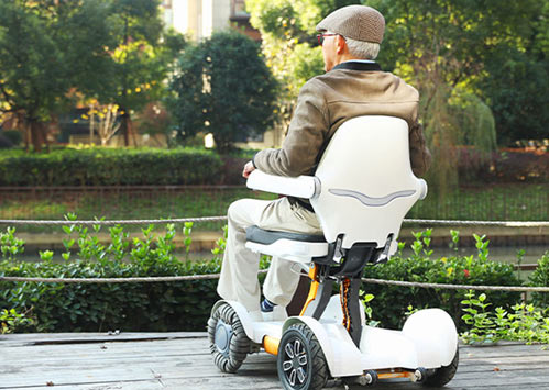 如何给长辈选择一款合适的电动轮椅？