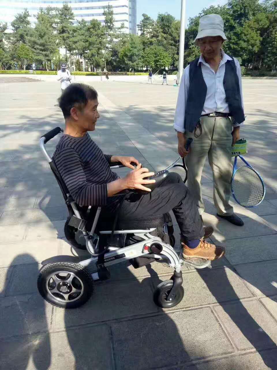 电动轮椅